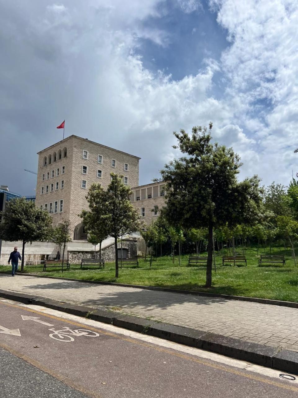Cozy Flat Near Air Albania Stadium 1 地拉那 外观 照片